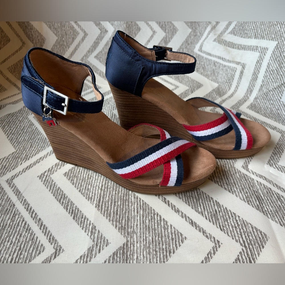 Tom’s size 8 red, white and blue sandals